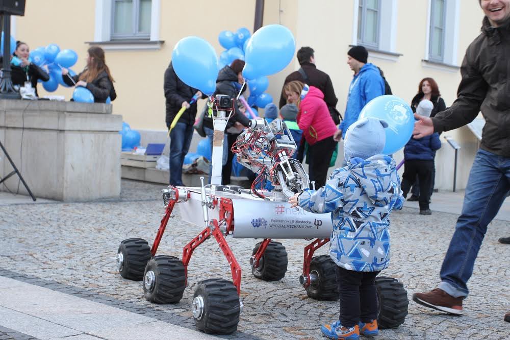 Łazik marsjański na niebiesko