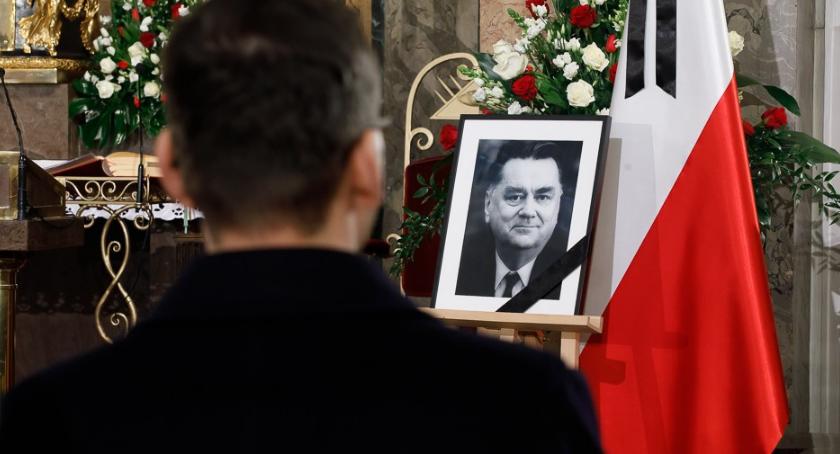 Białystok upamiętnił zmarłego premiera RP Jana Olszewskiego