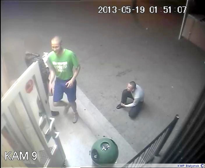 Białostoccy policjanci poszukują sprawców pobicia