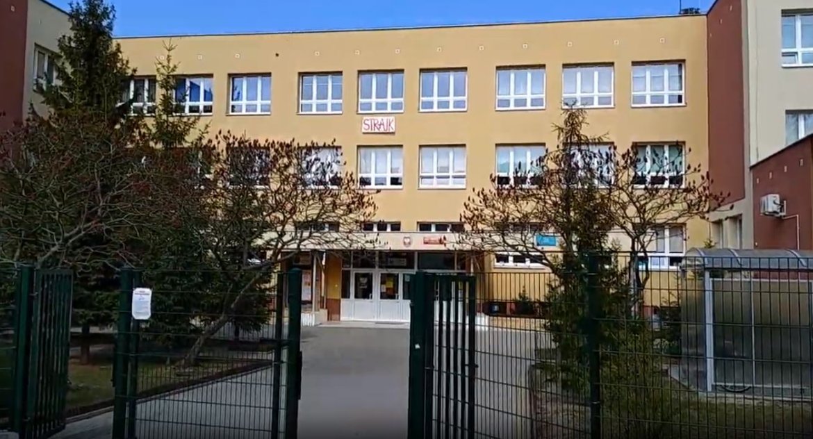 Egzaminy się odbyły, ale nauczyciele dalej strajkują