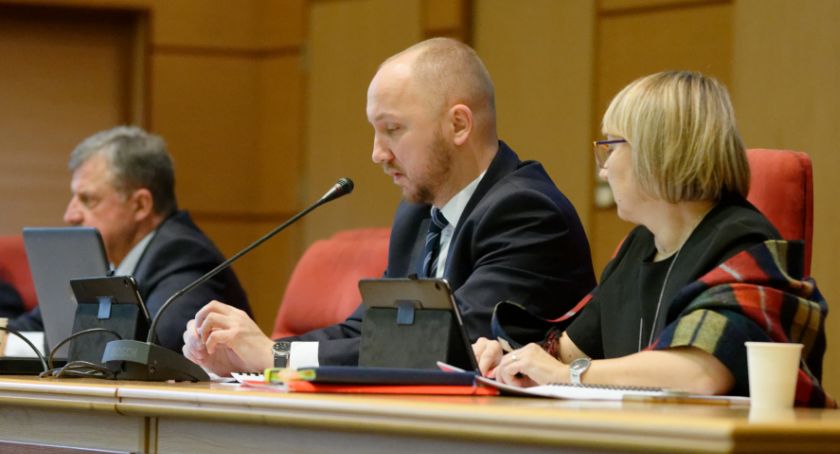 Uchwała w sprawie nadawania honorowego obywatelstwa Białegostoku przepchnięta kolanem