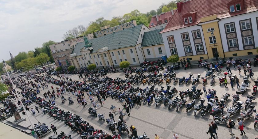 Rynek Kościuszki został w całości opanowany przez motocyklistów