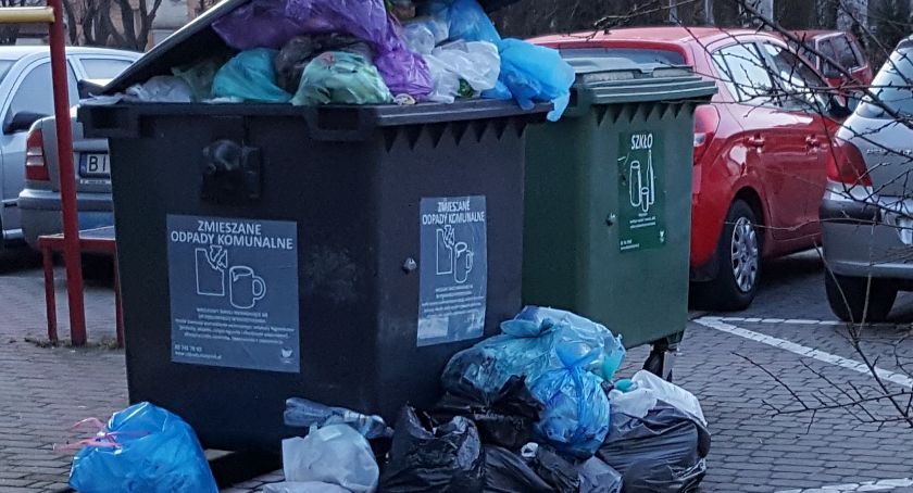 Przed wyrzuceniem pustego pojemnika nie trzeba go myć