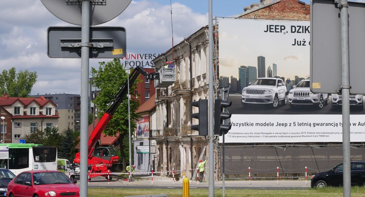 Cud nad Białą! Rozpoczął się remont kamienicy przy Dąbrowskiego 14
