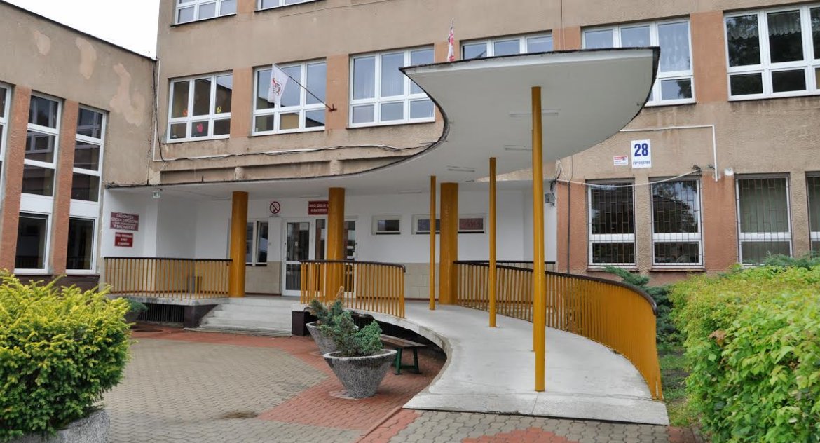 Dyrektorka szkoły zwolniona z pracy. Zostały jej dwa lata do emerytury