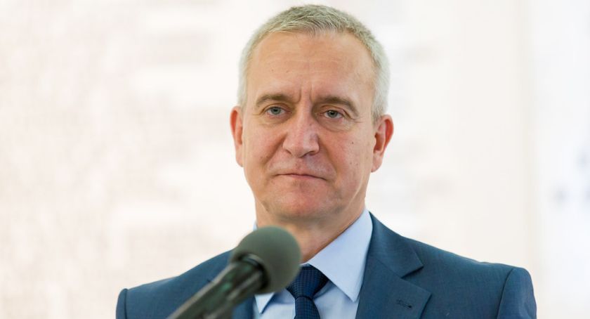 Nieładnie rozsiewać fake newsy, kiedy nie ma się nic do powiedzenia