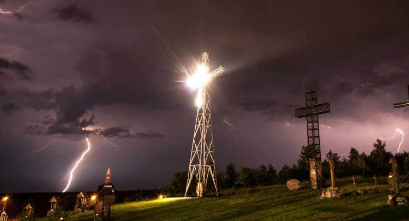 Na wieczór i na noc niebo szykuje nam srogi łomot