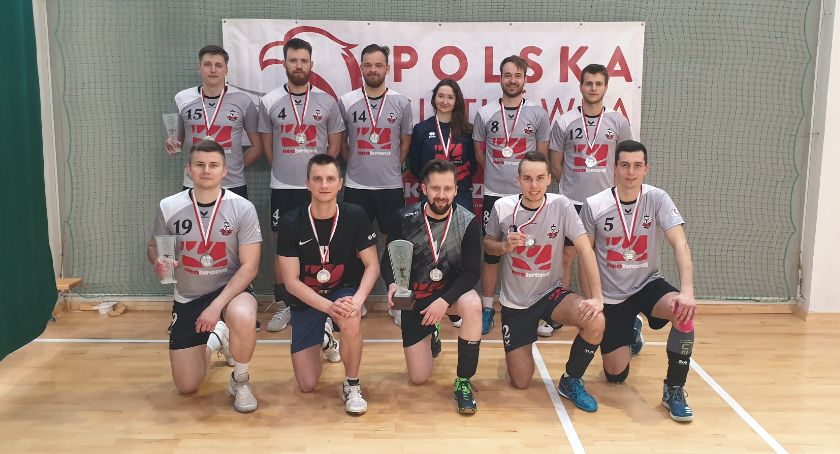 Amatorska drużyna piłki siatkowej z Białegostoku wywalczyła tytuł wicemistrza