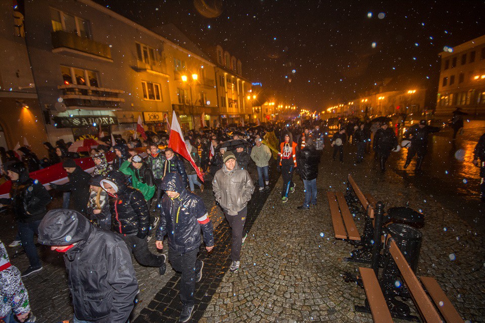 Białostocki Marsz Niepodległości w strugach deszczu (zdjęcia)