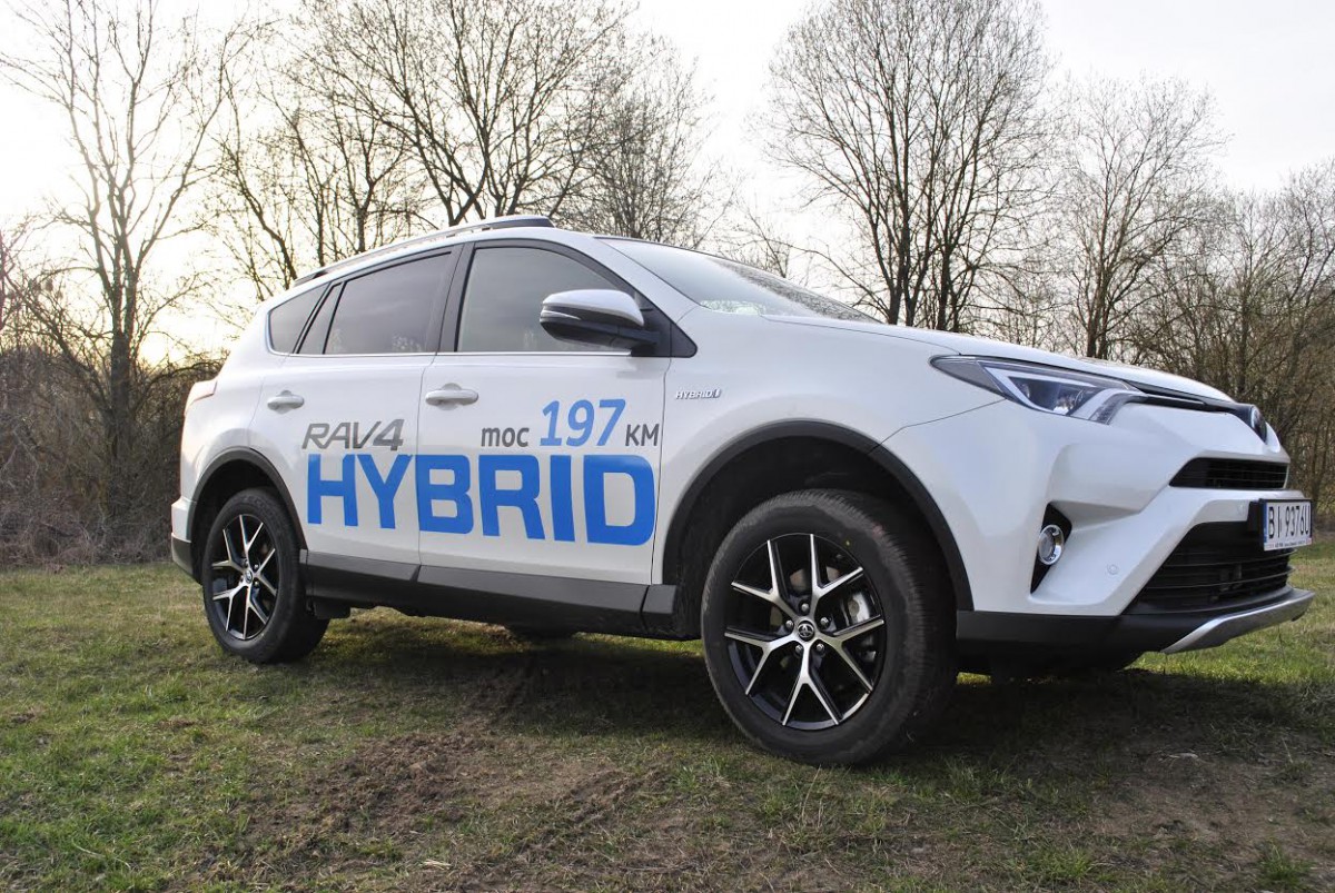RAV4 Hybrid – nowy rozdział legendy