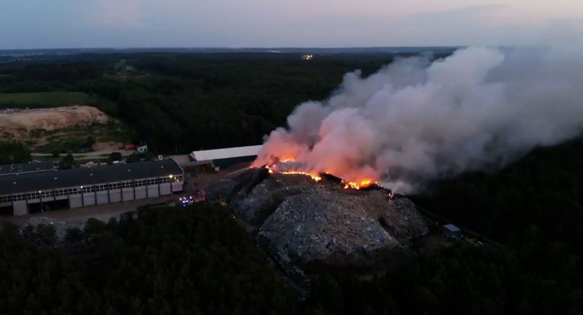 Studzianki znów w ogniu. Na miejsce ściągnięto wszystkie możliwe zastępy strażaków