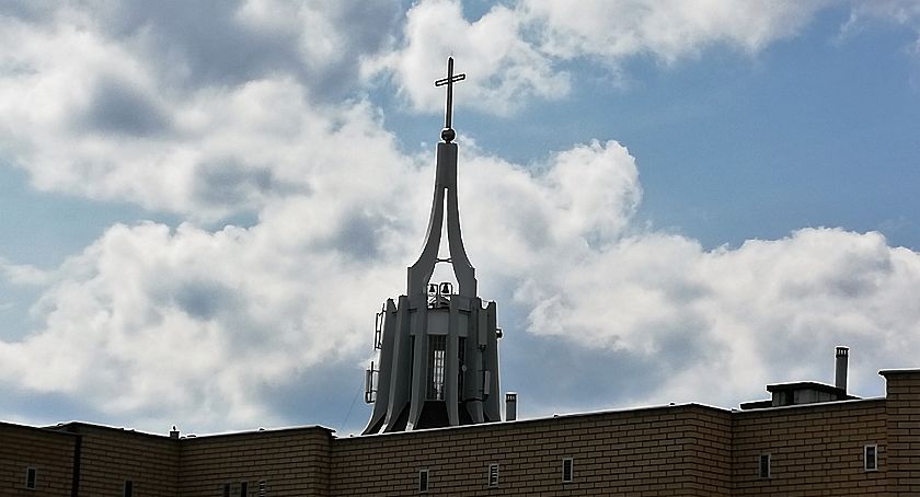 Bicie dzwonów o 6 rano przeszkadza mieszkańcom? Jest petycja w tej sprawie