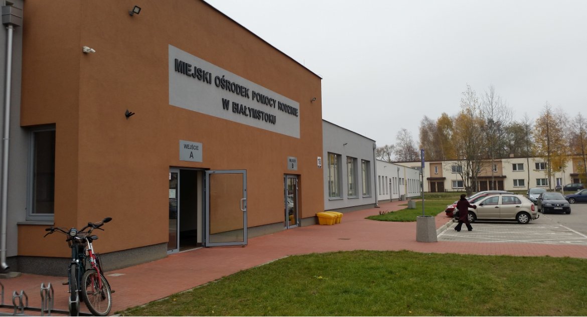 500 plus będzie jednak wypłacane w pierwszej połowie miesiąca