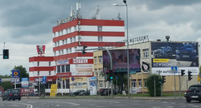Z Hotelu Turkus zniknie czerwono-biała blacha falista
