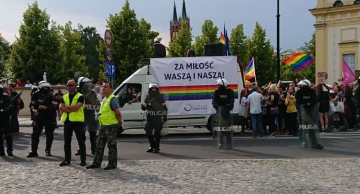 Tyle wylewnej miłości od zwolenników środowisk LGBT+