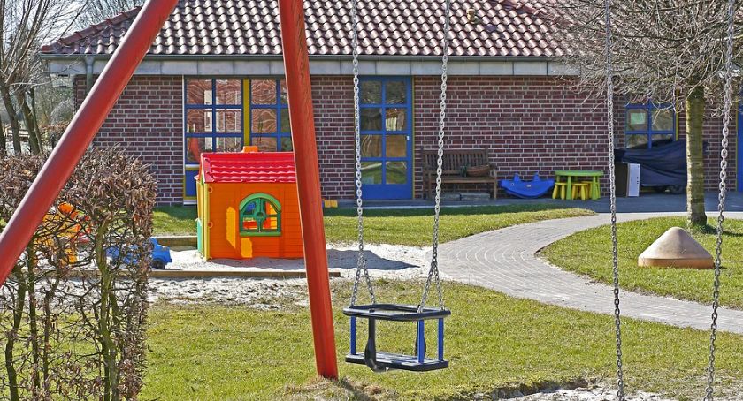Komisja Wychowania Katolickiego nie chce deprawacji dzieci w szkołach