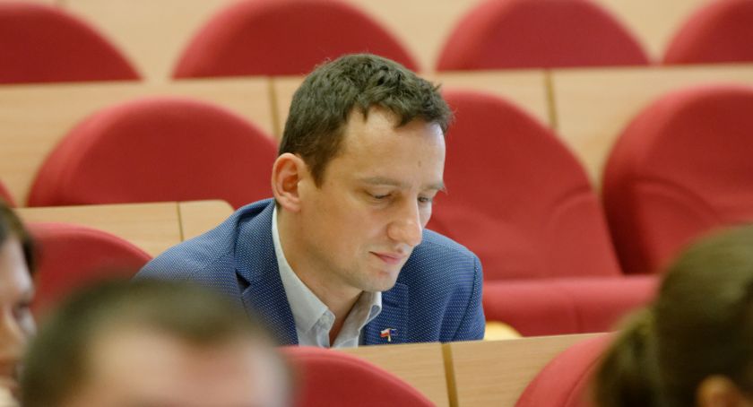 Radny Biernacki wciąż nie nauczył się odpowiedzialności za słowa