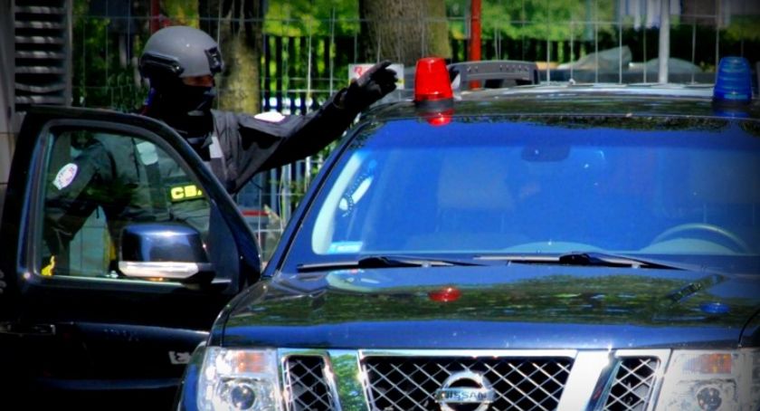 Białostoccy agenci CBA zatrzymali podejrzanych za działanie na szkodę grupy kapitałowej