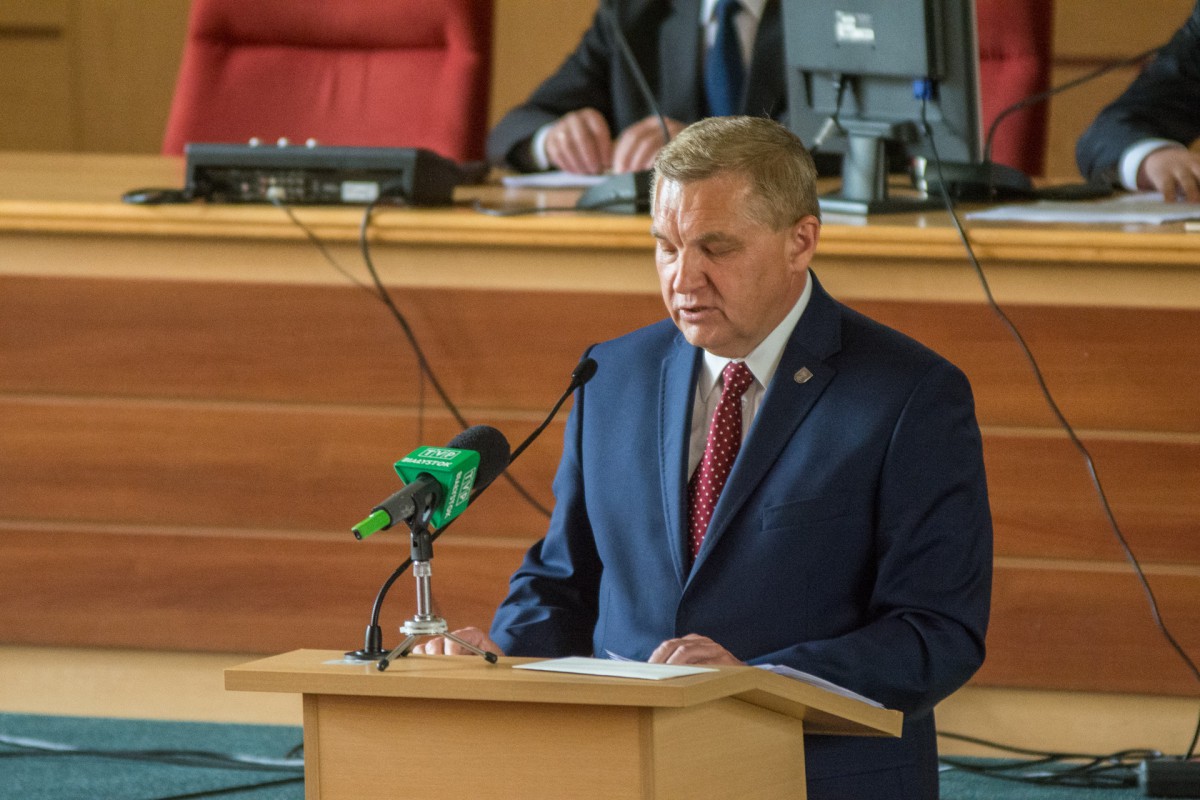 Tadeusz Truskolaski chwali się realizacją dekalogu. Czy na pewno ma czym?