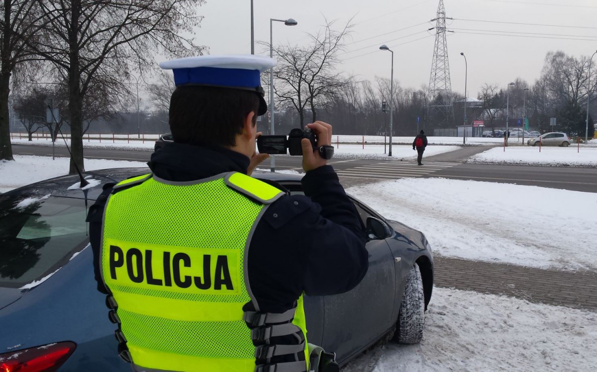 Białostoccy policjanci z myślą o pieszych… wystawiają mandaty