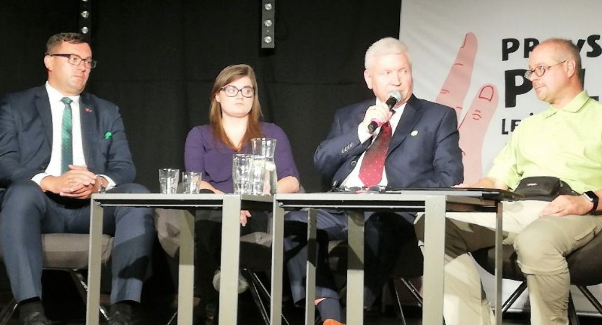 Zatroskani o środowisko... Część zaproszonych przyszła, część zignorowała, jeden się wcisnął