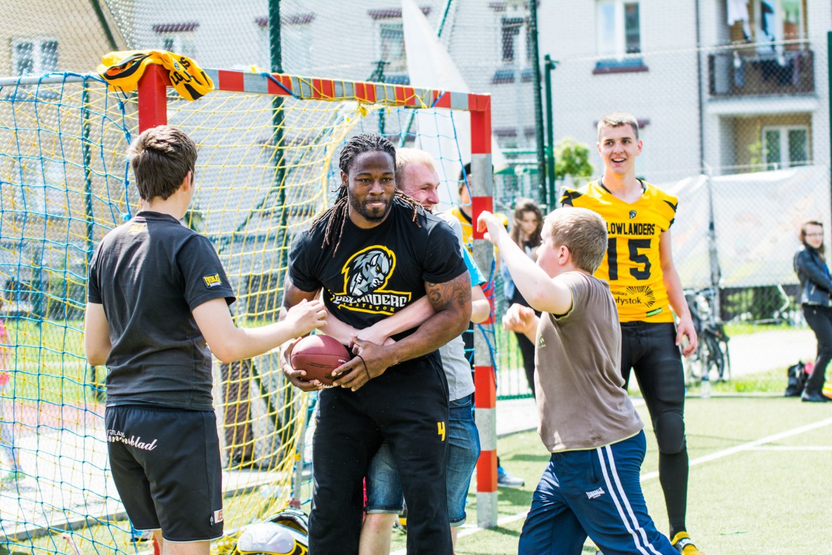 Drużyna Lowlanders wspiera 