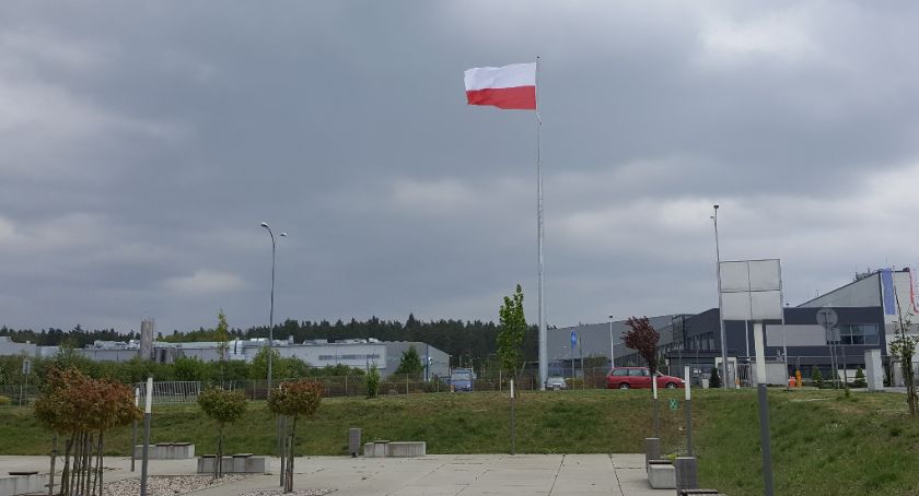 Bombardowanie sondażami trwa w najlepsze
