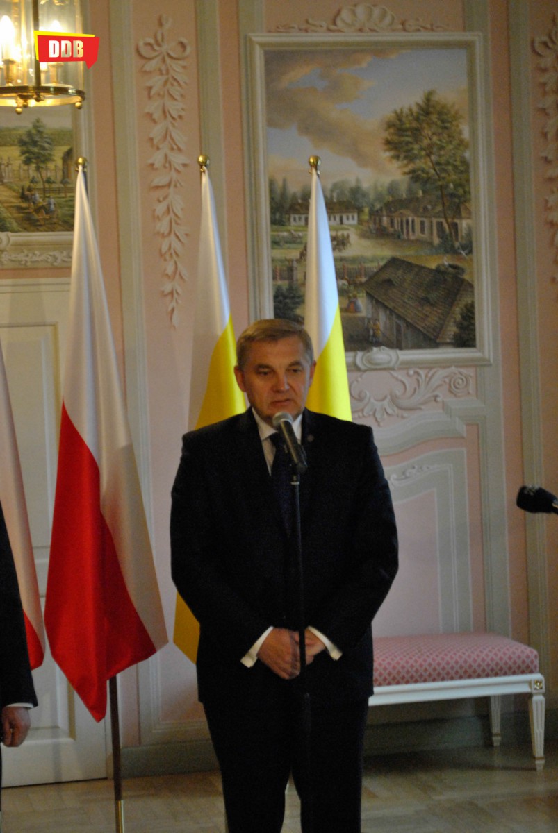 Z dyplomatą na spacer