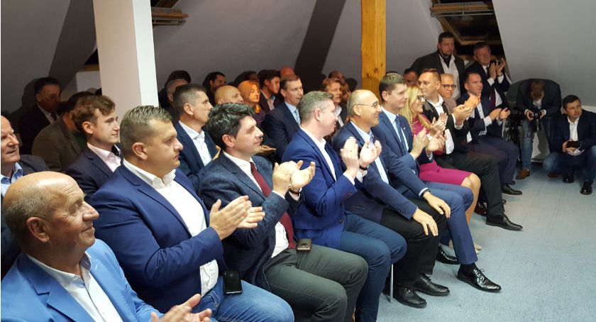 Trzy mandaty do Senatu bierze PiS