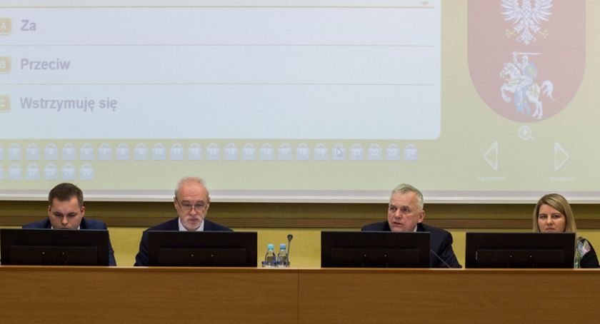 Radni odchodzą w ławy poselskie i senackie, na ich miejsce przyjdą inni radni