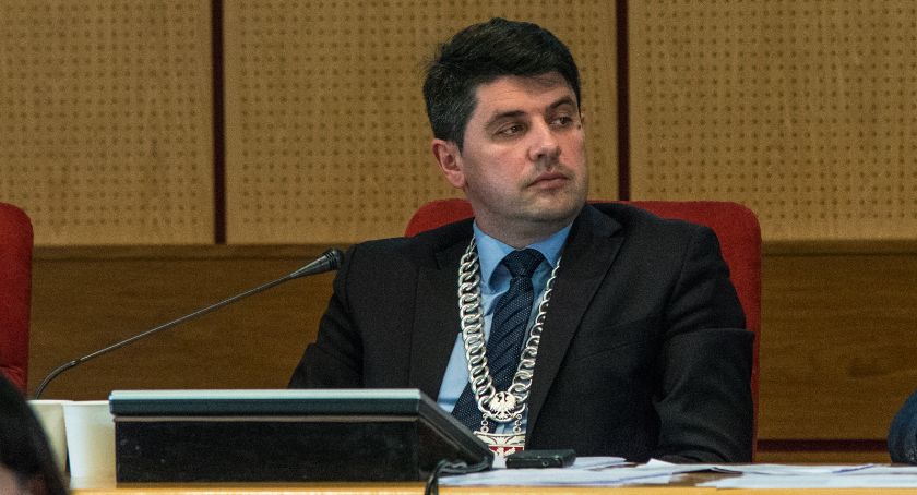 Mariusz Gromko pożegnał się z radnymi po 13 latach pracy w samorządzie