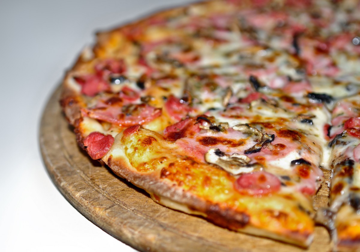 Tańsza pizza z serduszkiem