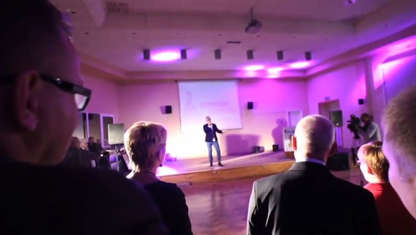 Muzyczna strona miasta: Piosenka wyborcza - recenzja krytyka muzycznego