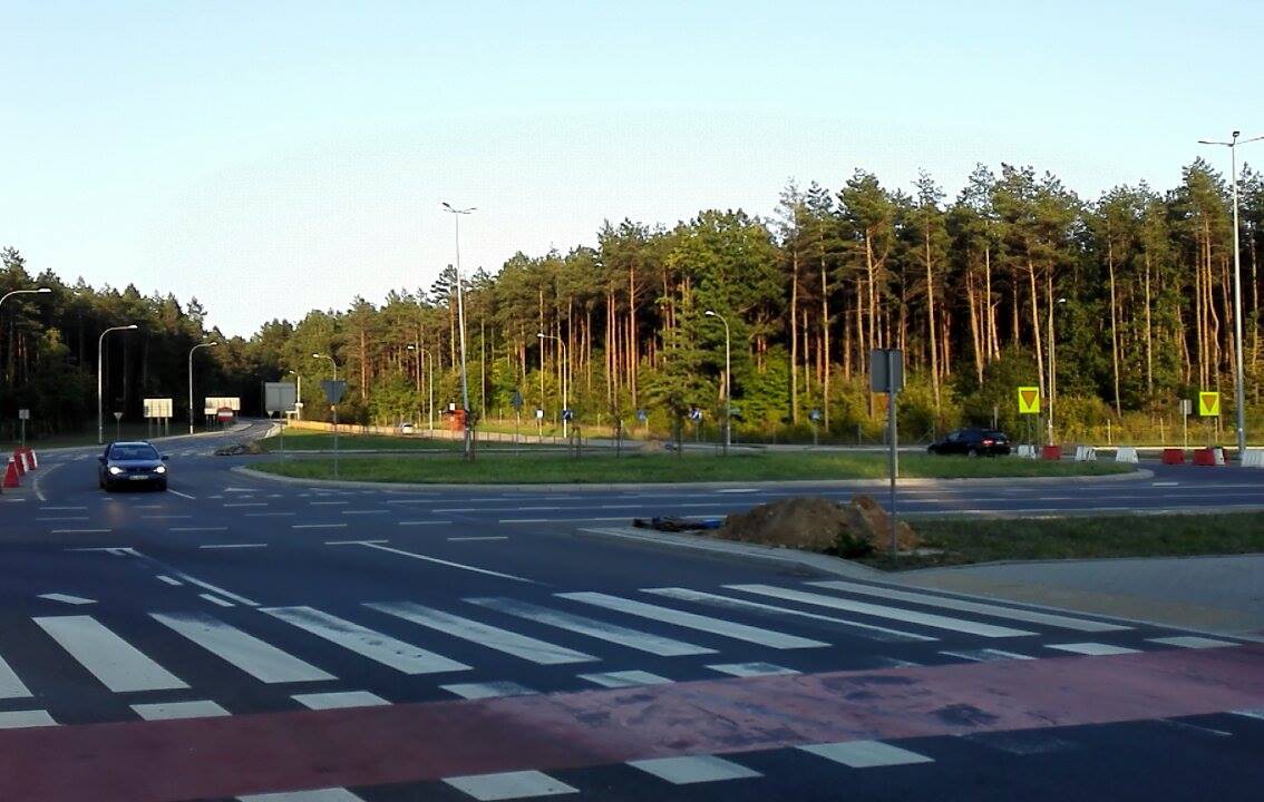 Na Sulika zaczął się montaż sygnalizacji świetlnej, której nie chcą kierowcy