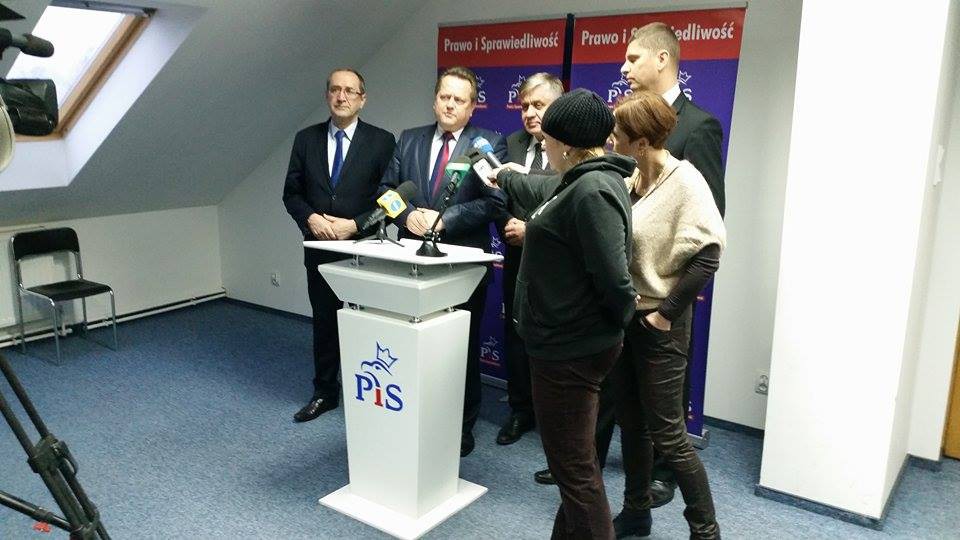 PiS chce maszerować w obronie mediów