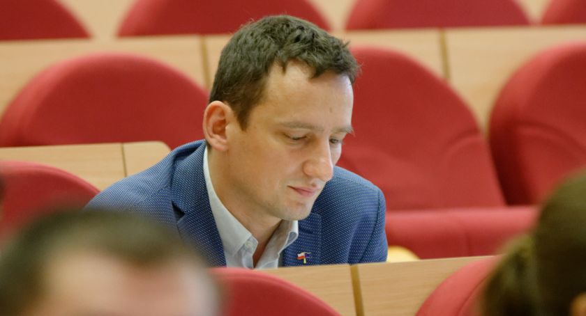 Radny Biernacki mówił o rządzie bezprawia. Takiej riposty chyba się nie spodziewał