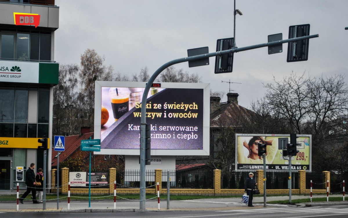 Reklamy świetlne mylą kierowców
