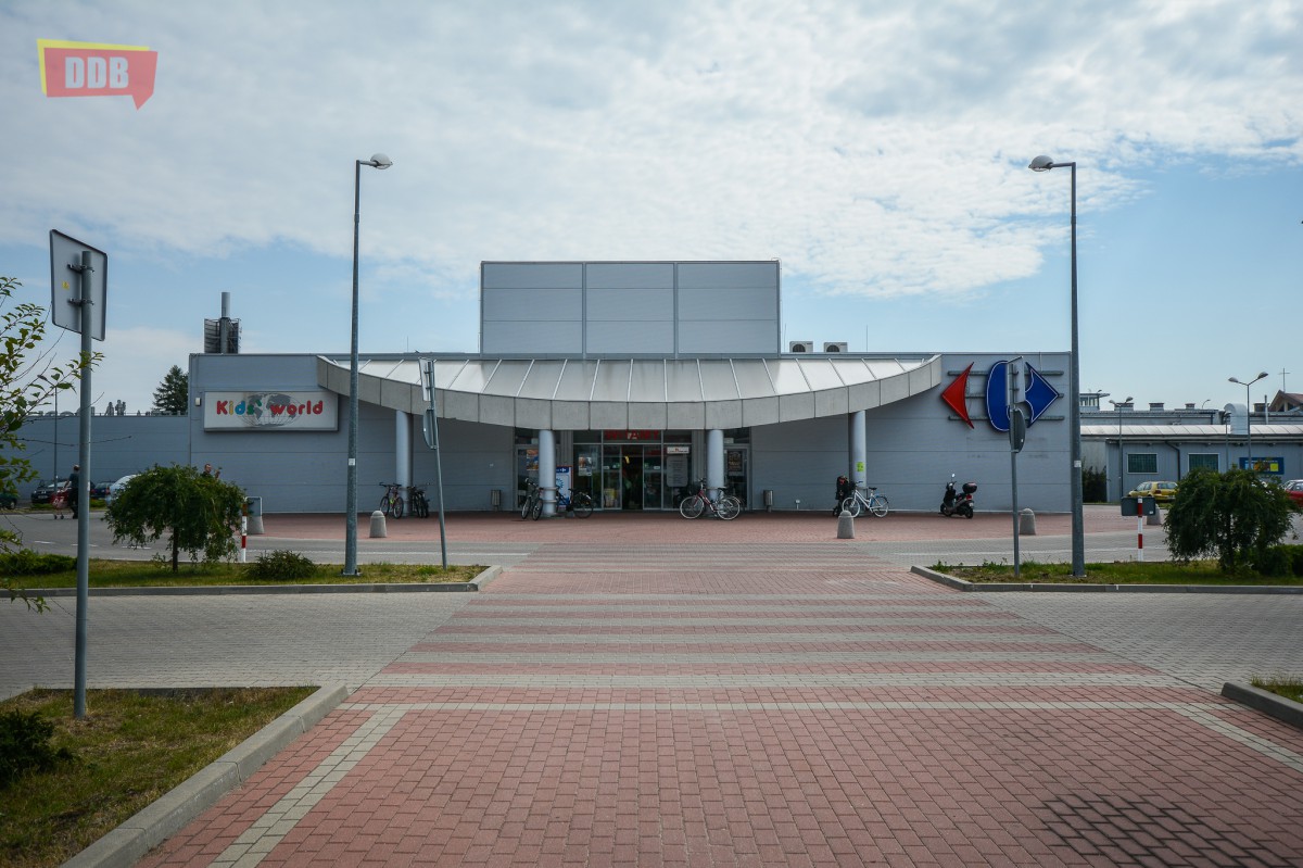 Galerie handlowe wykańczają lokalny biznes