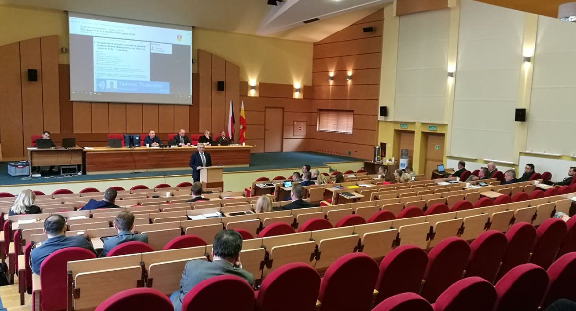 Wygląda na to, że Tadeusz Truskolaski mocno zaczął upolityczniać samorząd