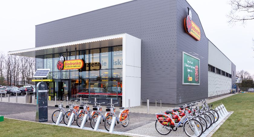 Biedronka i Lidl nie przejmują się zakazem handlu w niedziele