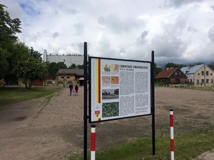 Nowe tablice na Rynku Siennym