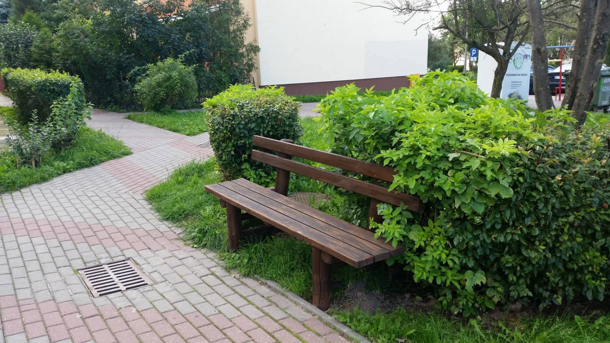 Ławeczki wracają na osiedla