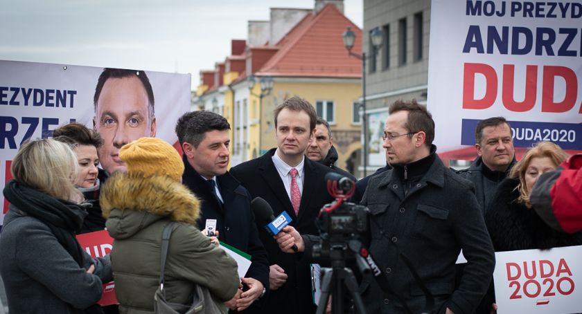 PiS chce zebrać kilkadziesiąt tysięcy podpisów od osób popierających Andrzeja Dudę