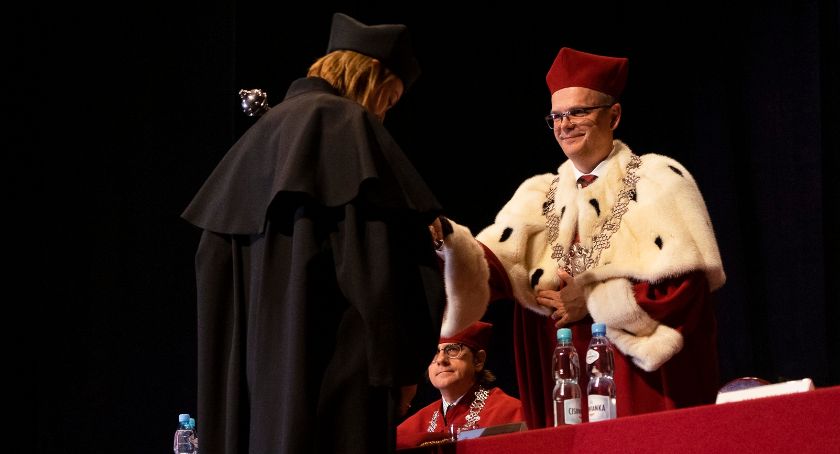 Kilkudziesięciu nowych doktorów w Białymstoku
