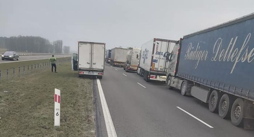 Po zdarzeniu drogowym jest już odblokowany jeden pas ruchu