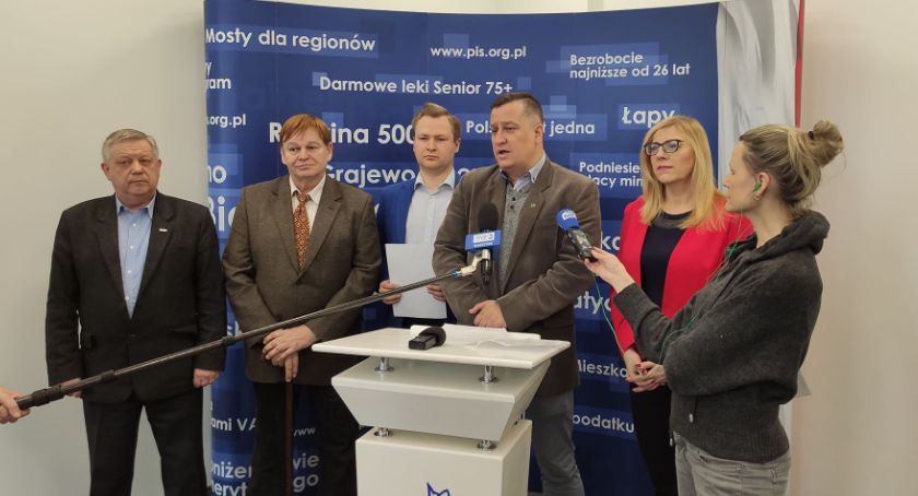 PiS: Prezydent skłamał w liście do mieszkańców. Nie ma obniżki dochodów, jest wzrost