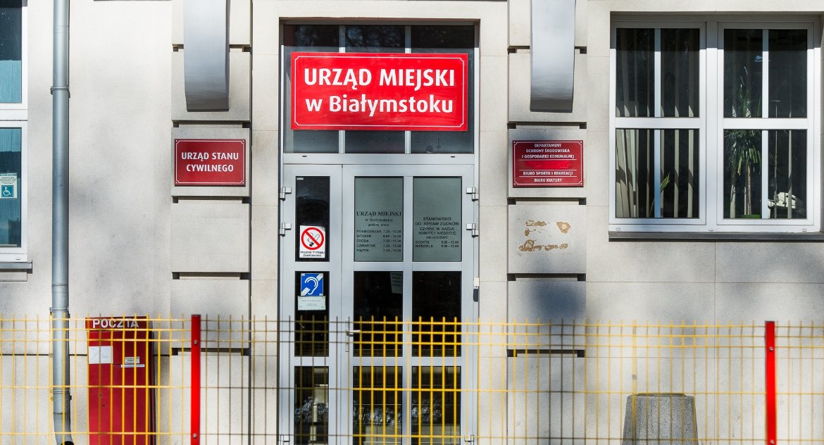 Urzędy nie chcą interesantów. Radzą załatwiać sprawy online