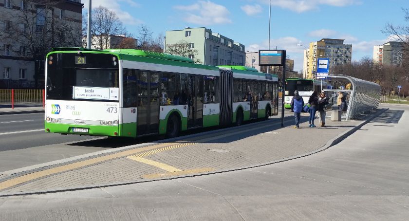 Zwrotów za niewykorzystane bilety miesięczne nie będzie, bo nie wiadomo kto i kiedy jeździł