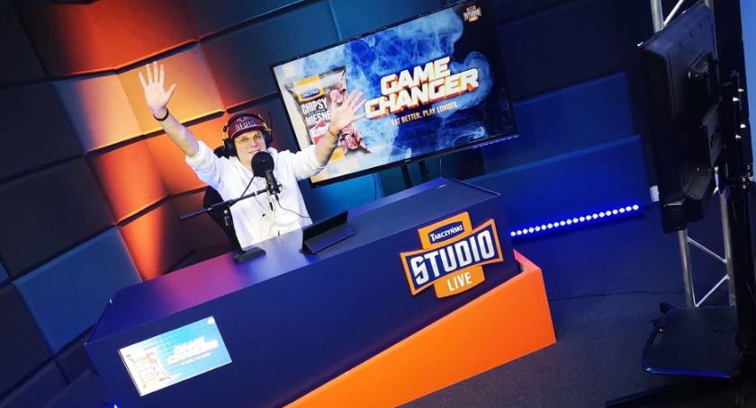 Mecz to mecz, jak nie na boisku, to na komputerze. Lowlandersom znów można będzie kibicować