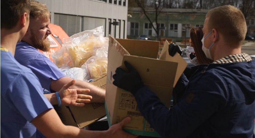 Kibice pomagają. Kolejna partia środków i żywności trafiła do szpitali